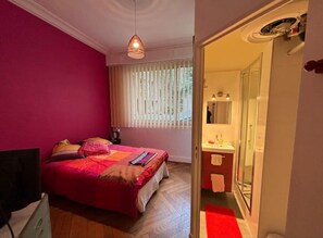 2 bedrooms
