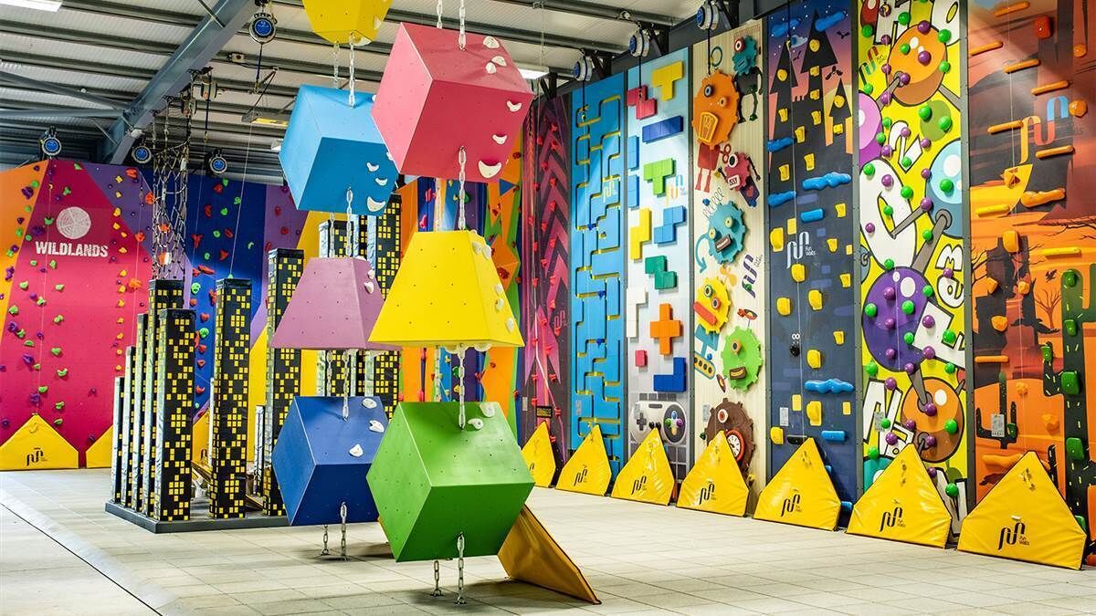 Muro de escalada cubierto