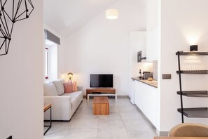 Deluxe Villa, 1 Bedroom | Living area