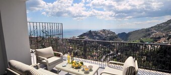 Colpo D'Ali - Three bedrooms house with jacuzzi, terrace and an amazing view