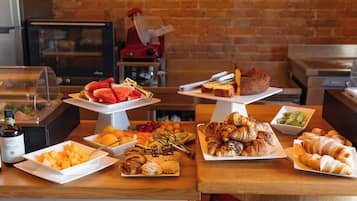 Daily buffet breakfast for a fee