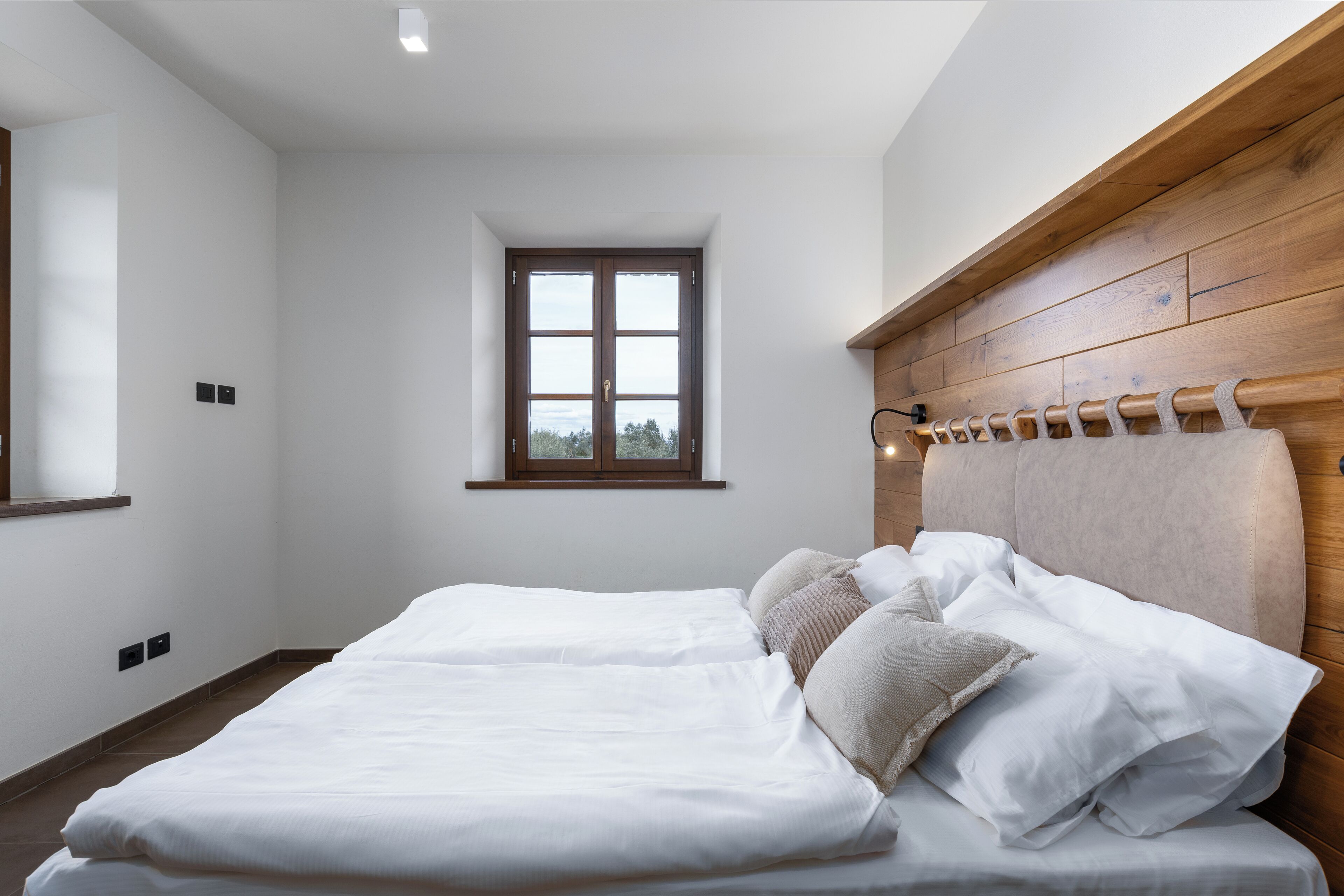 Couette en duvet d'oie, surmatelas, coffres-forts dans les chambres