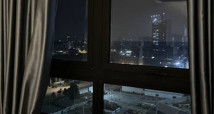 Cozy 2 bedroom Condo on the heart of PP offer restaurant ,Spa mini mart on site