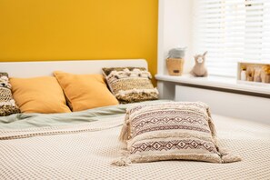 1 bedroom, iron/ironing board, WiFi, bed sheets -  Stylish Apartments in the Heart of the City Center. Your Modern Retreat Awaits! (Riga)