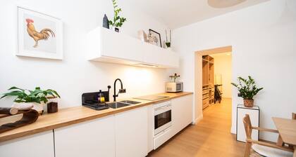 Stylish Apartments in the Heart of the City Center. Your Modern Retreat Awaits!