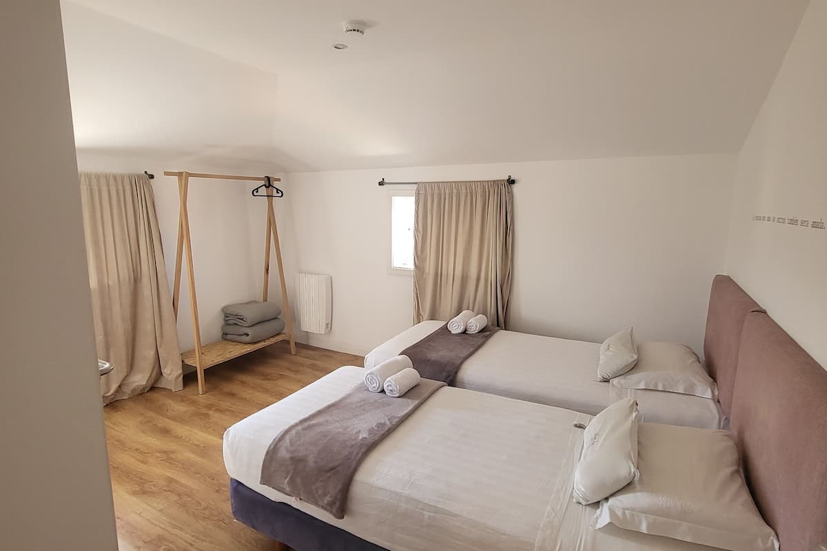 Comfort Triple Room | Free WiFi, bed sheets