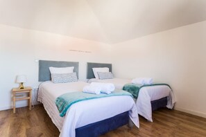 Miscellaneous - What Else Guest House (Ourem)