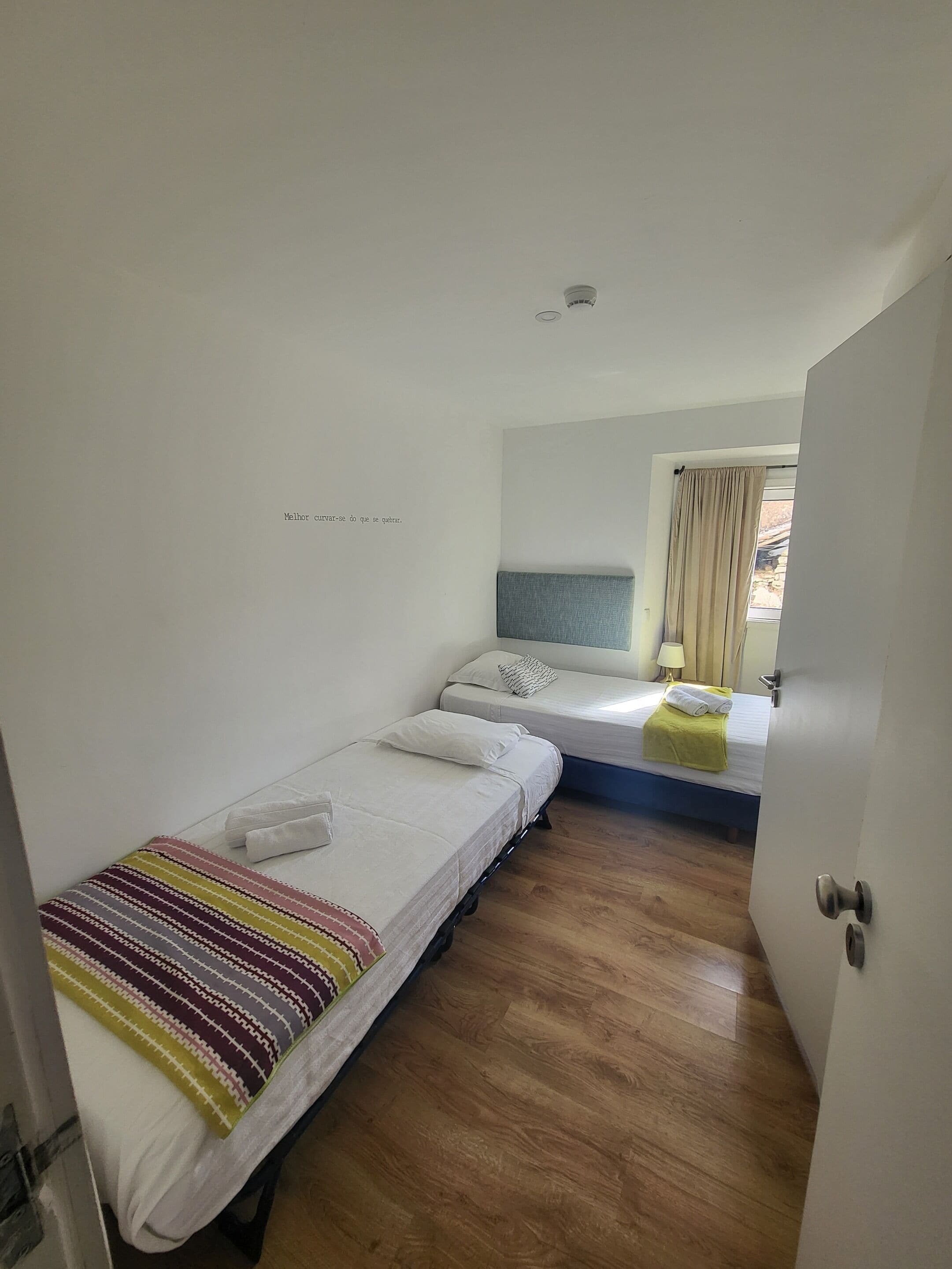 Quarto duplo básico | Wi-Fi de cortesia, roupa de cama