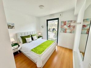 2 quartos, ferros/tábuas de passar roupa, Wi-Fi, roupa de cama