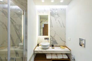 Design Double Room | Bathroom | Towels - B&B Civico 33 (Naples)