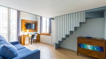 Családi négágyas szoba | Íróasztal és ingyenes wifi