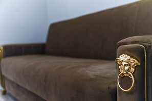 Deluxe Apartment | 1 bedroom, blackout drapes, soundproofing, iron/ironing board - The Knightsbridge Deluxe apartment  (London)