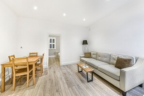Living area - The Knightsbridge Deluxe apartment  (London)