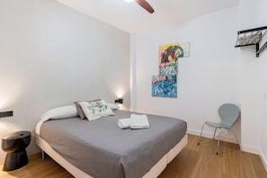 6 bedrooms, desk, soundproofing, free WiFi - Casa Sevillana (Seville)