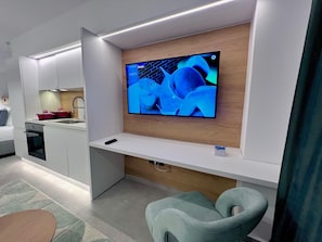 Basement luxury room with beautiful private terrace - Pinacota Suite Kolonaki (Athens)