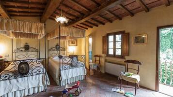 2 camere, ferro/asse da stiro, Wi-Fi gratuito, lenzuola