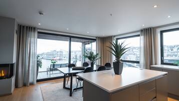 Superior Condo | In-room dining