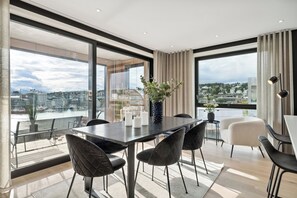 Superior Condo | 3 bedrooms, individually furnished, desk, laptop workspace - TotalApartments Vervet Fram F (Tromsø)