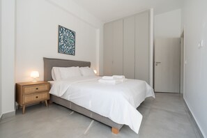 Departamento superior | Caja de seguridad en la habitación y decoración personalizada