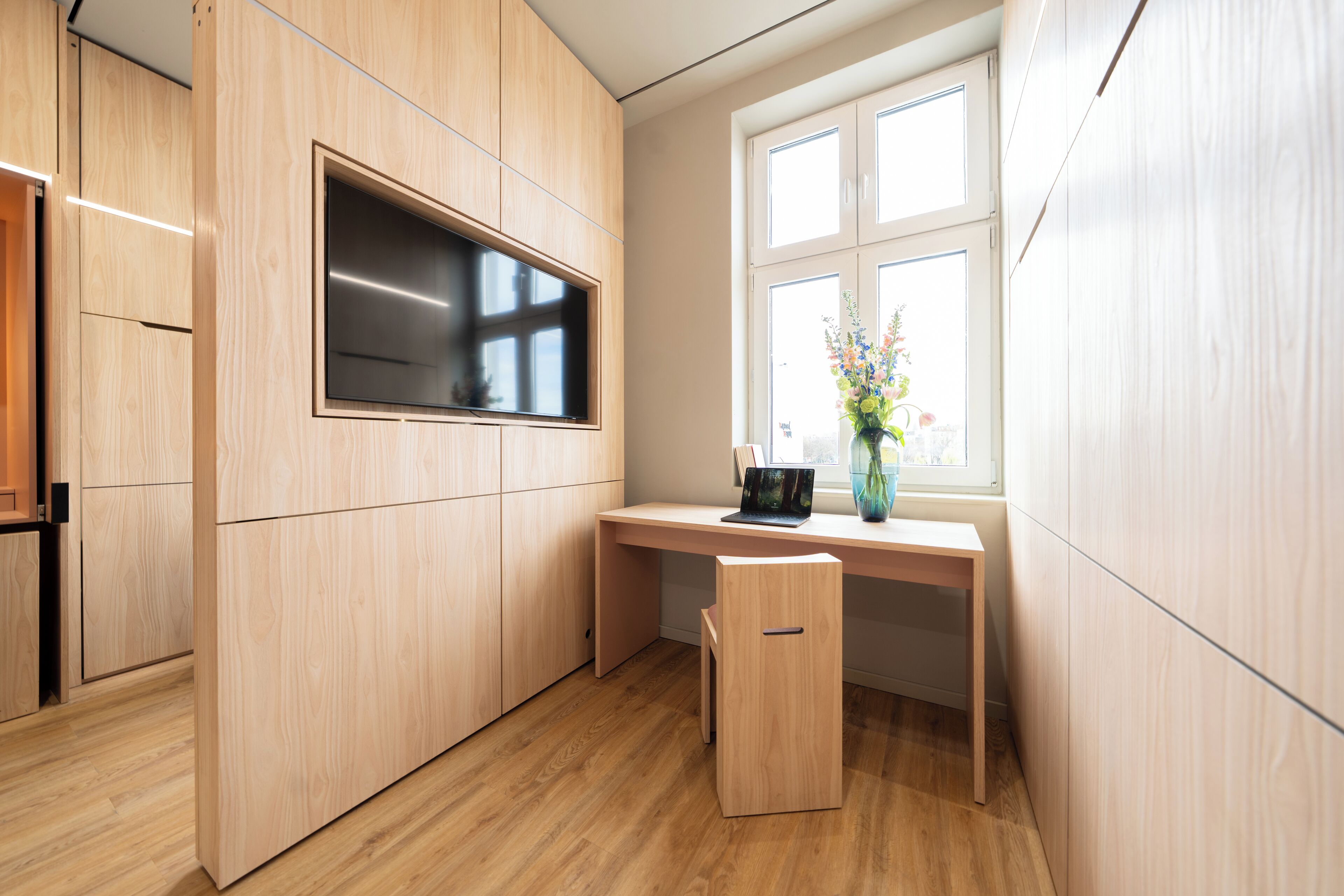 Photo - Homaris East Side - Digital Check In