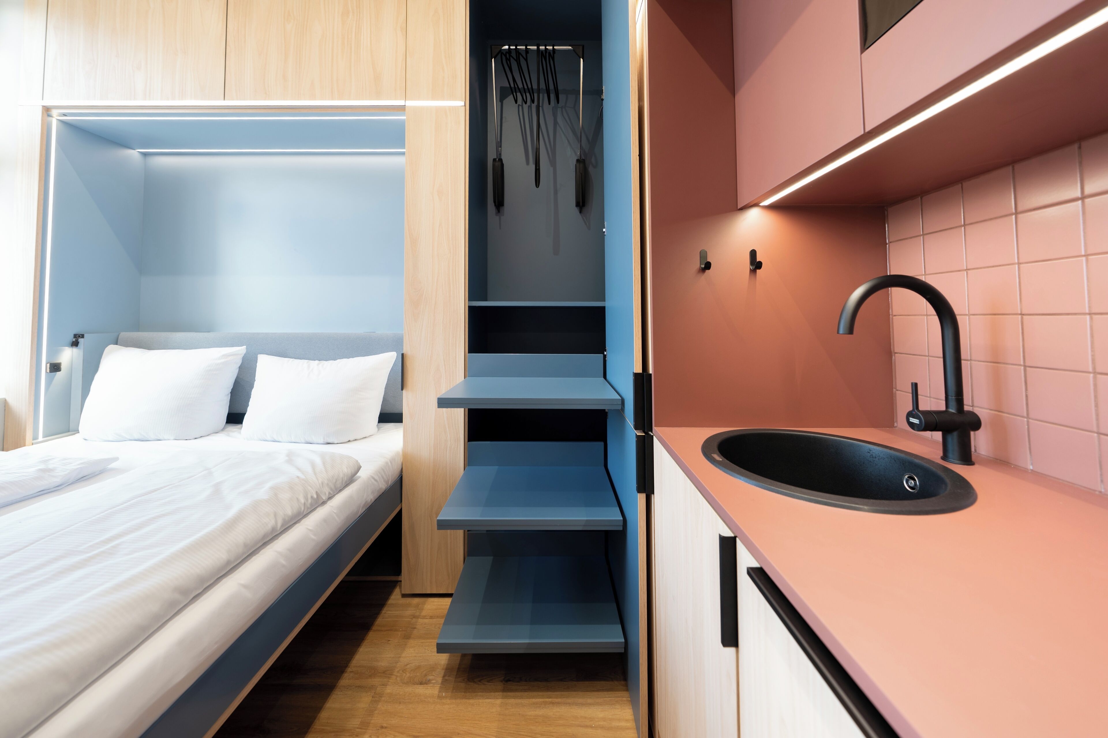 Suite estudio de diseñador | Cocina privada | Cafetera de espresso y utensilios de cocina 