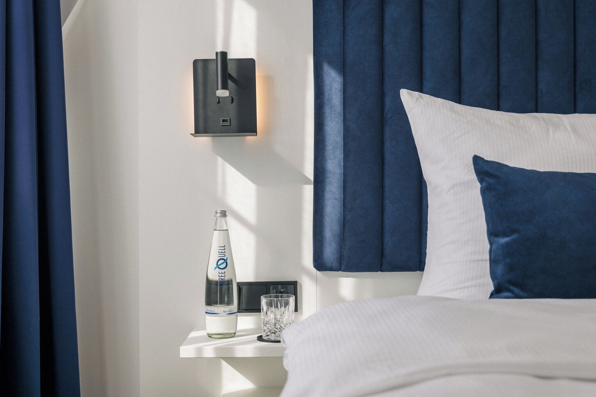 Escrivaninha, Wi-Fi de cortesia, roupa de cama