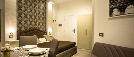 1 Schlafzimmer, hochwertige Bettwaren, Daunenbettdecken