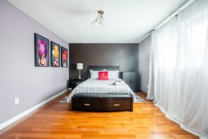 Grand Villa, 4 Bedrooms, Terrace | 4 bedrooms, individually decorated, individually furnished, desk - GLOBALSTAY Tranquil Family Retreat (Richmond Hill)