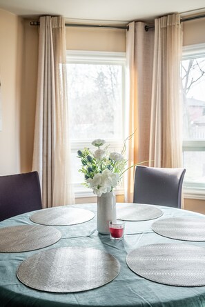 Grand Villa, 4 Bedrooms, Terrace | Dining room - GLOBALSTAY Tranquil Family Retreat (Richmond Hill)