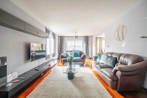 Grand Villa, 4 Bedrooms, Terrace | Living area