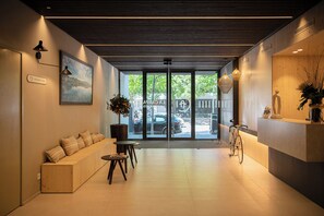 Reception - APARTAMENTS LA CARPA (Banyoles)