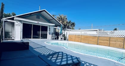 City Cottage with private pool