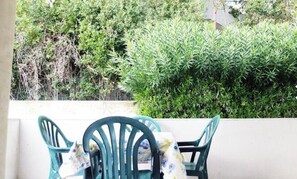 Outdoor dining - 2 Bedroom Private vacation home in Scala di Furno (Scala di Furno)