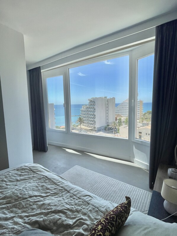 2 Schlafzimmer, Schreibtisch, Bügeleisen/Bügelbrett, Reisekinderbett