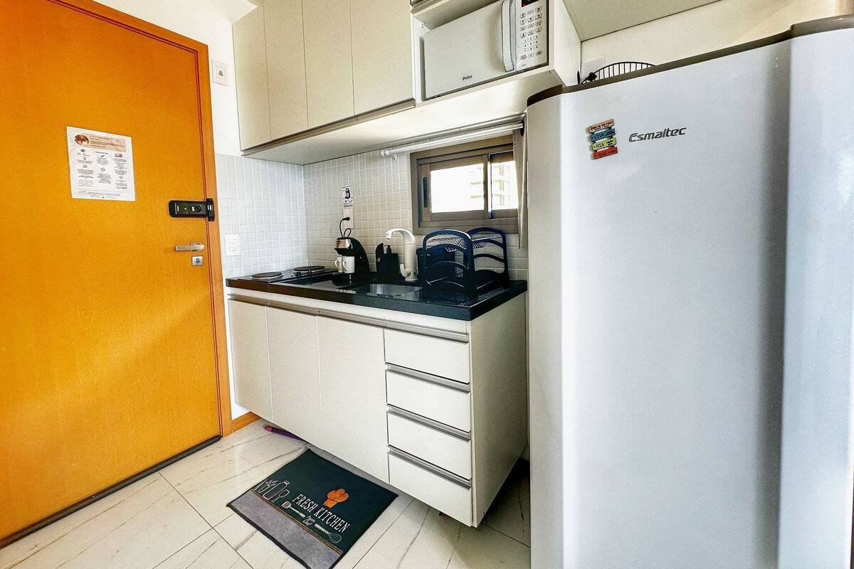 Estudio | Cocina privada | Refrigerador, microondas, parrilla de estufa y licuadora