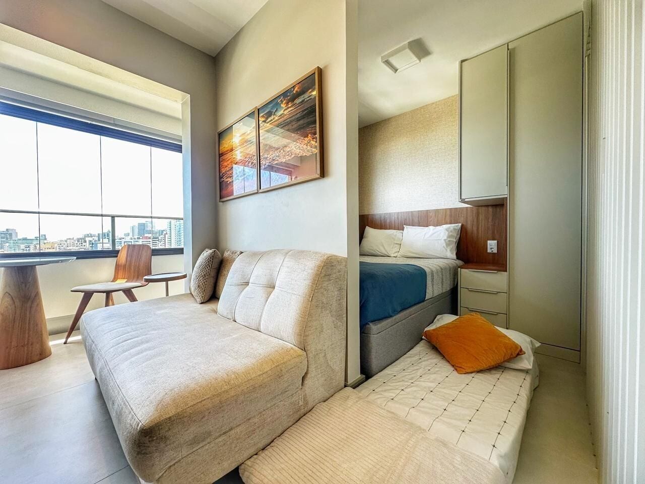 Rideaux occultants, fer et planche à repasser, Wi-Fi gratuit