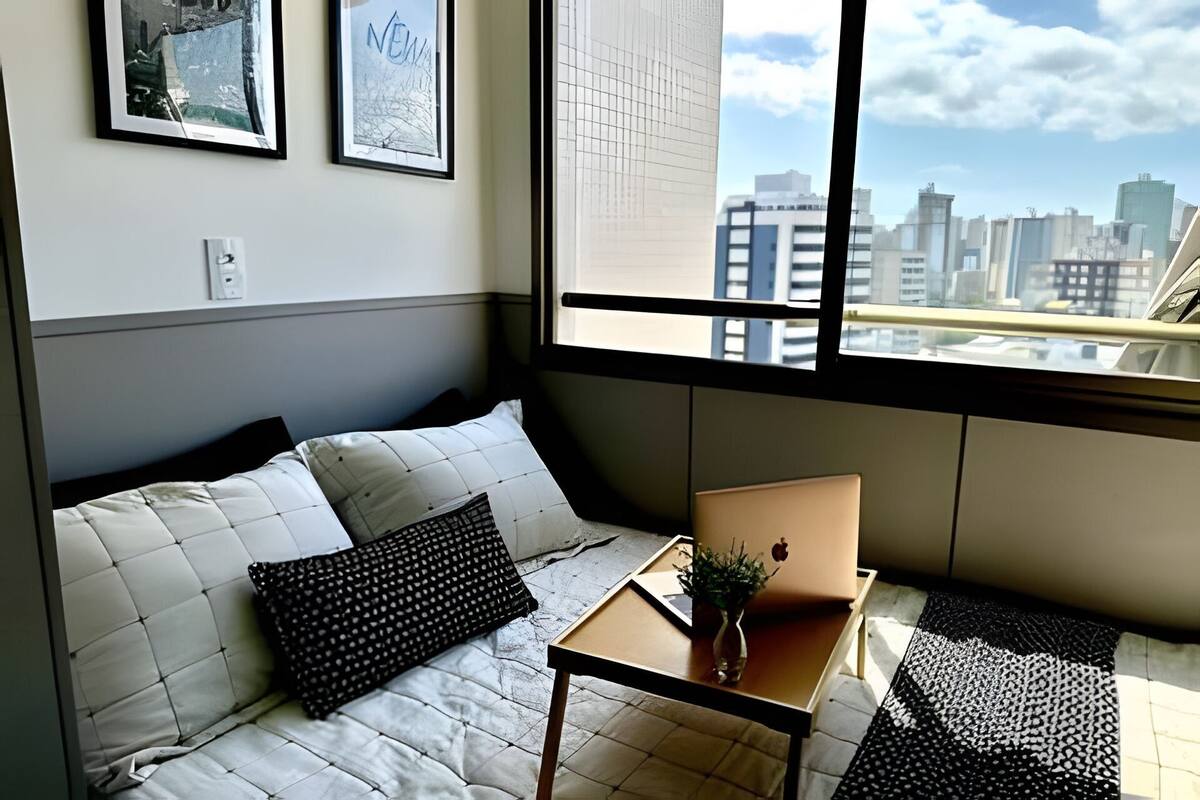 Estudio | 1 habitación, cortinas blackout y tabla de planchar con plancha