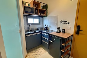Basic Suite | Private kitchen | Fridge, microwave, stovetop, blender