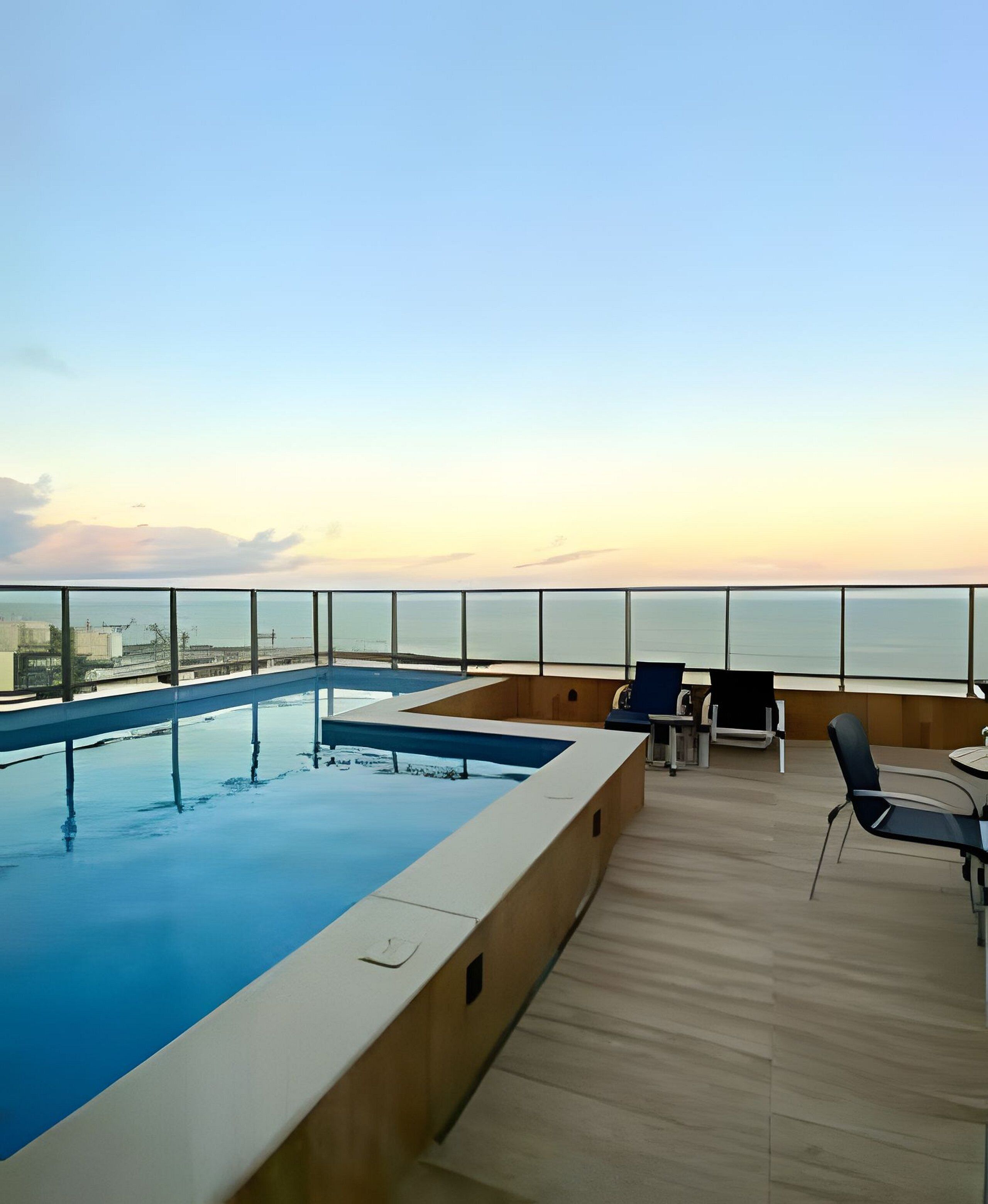 스튜디오 | 수영장 | 야외 수영장