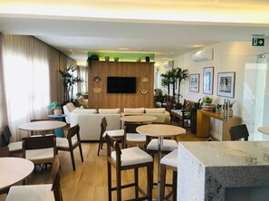Dining - Smart Costa Azul by VLV Stays (Salvador)