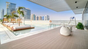 House - Prime Location Pristine Studio in Business Bay (Dubai)