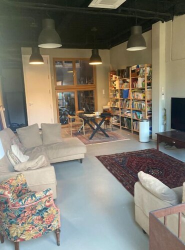 Loft muy Espacioso a 15 Minutos del Centro de Barcelona