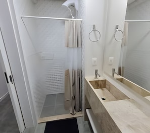 Familienapartment | Badezimmer | Kostenlose Toilettenartikel