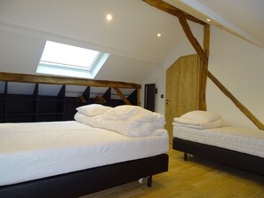 4 chambres, fer et planche à repasser, Wi-Fi