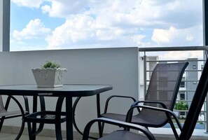 Outdoor dining - Mela Grandeur Heights Midrand (Midrand)