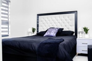 2 bedrooms, iron/ironing board, WiFi, bed sheets - Mela Grandeur Heights Midrand (Midrand)