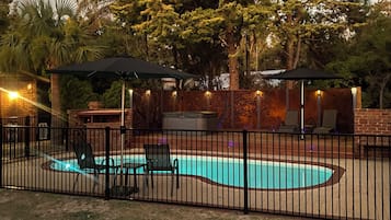 Bañera de hidromasaje exterior