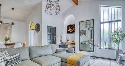 Modern Spanish House-3br-pool-solar-samrand