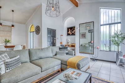 Modern Spanish House-3br-pool-solar-samrand