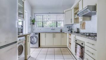 Rumah, 3 kamar tidur, akses difabel, Boleh Merokok | Dapur pribadi